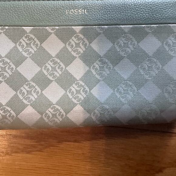 Fossil Green Jori Zip Clutch - Picture 2 of 11